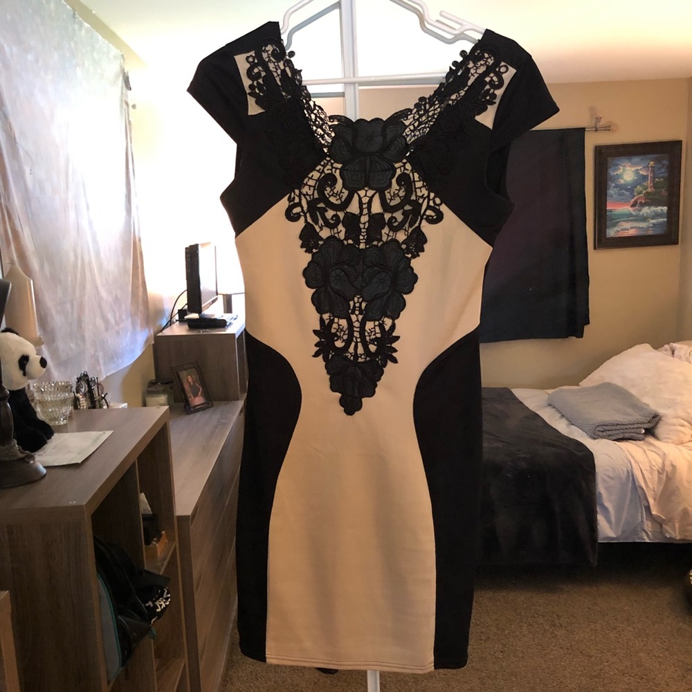 NWOT adorable black/beige lace dress size medium